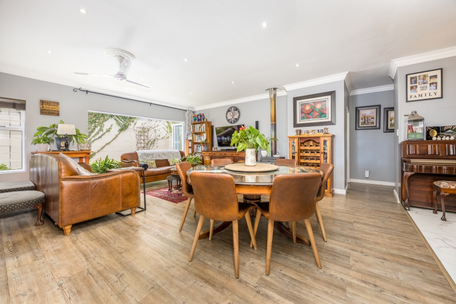 4 Bedroom Property for Sale in Van Riebeeckshof Western Cape